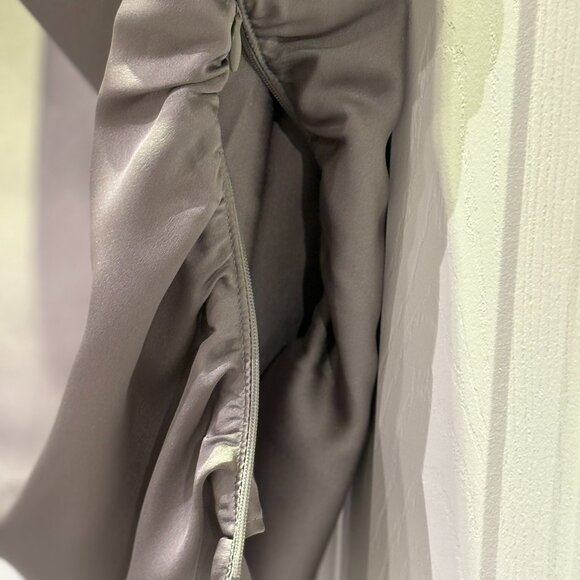 Abercrombie & Fitch Satin Cowl-Neck Top – Grey (Size M) - Picture 4 of 9